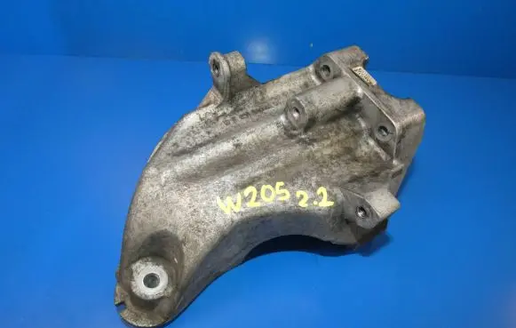 Mercedes-Benz C W205 Engine mounting bracket A6512234204