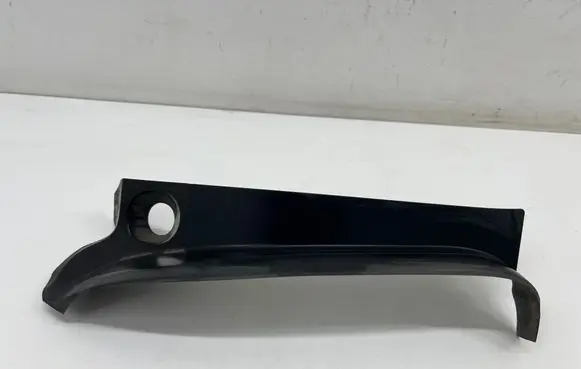 Mini Cooper Countryman F60 Rear/tail light trim molding 8492303