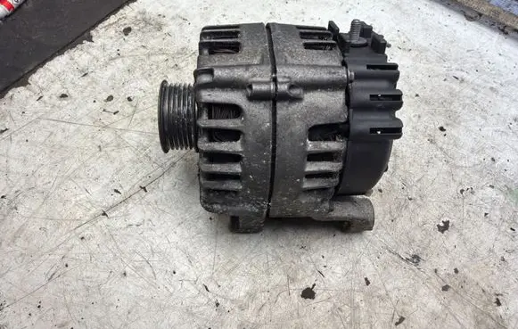 BMW 5 E60 E61 Generator/alternator 7802261
