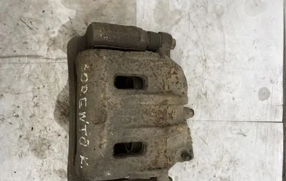 KIA Sorento Front brake caliper