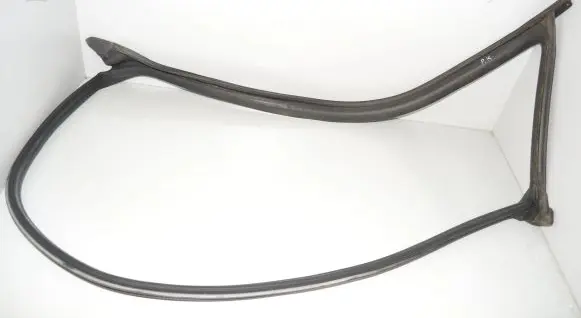Tesla Model 3 Rubber seal front coupe door 109049999F 1090499