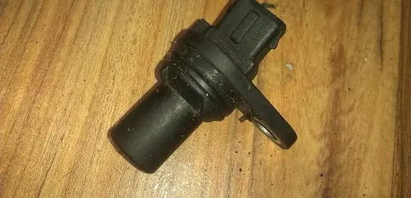 Ford Mondeo MK I Camshaft position sensor 12K073A1C