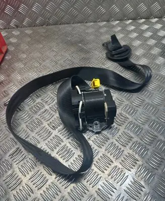 BMW X1 E84 Front seatbelt 33014052