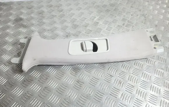 Land Rover Discovery 3 - LR3 (B) pillar trim (top) 631240012