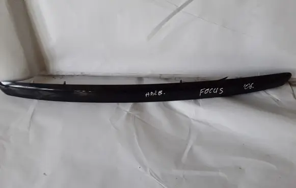 Ford Focus Trunk door license plate light bar 4M51A43404BF 3M5A13550