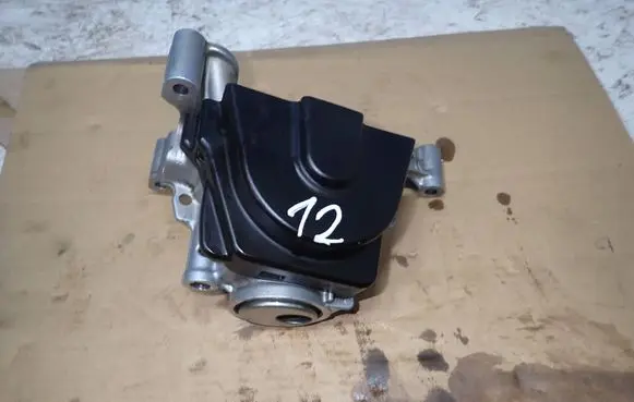 Ford Focus Oil pump CM5G6600DC