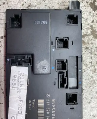 Mercedes-Benz E W211 Door control unit/module 2118200426