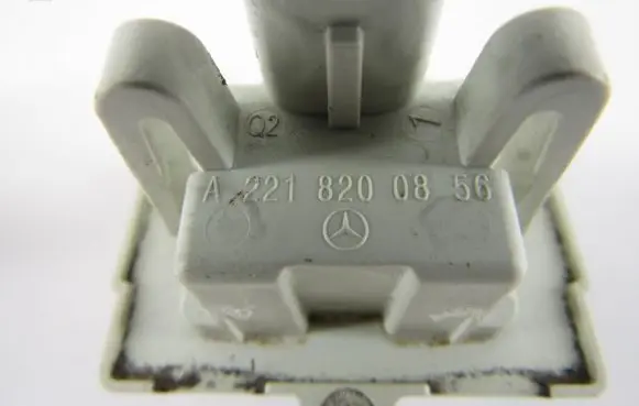 Mercedes-Benz E W212 Number plate light A2218200856