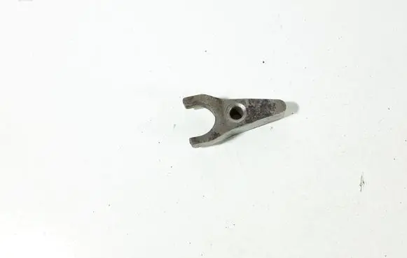 Toyota Avensis T270 Fuel Injector clamp holder 