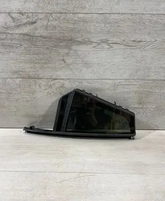 BMW X6 F16 Rear vent window glass 17910311