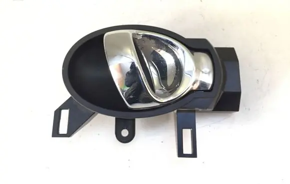 Nissan Juke I F15 Rear door interior handle