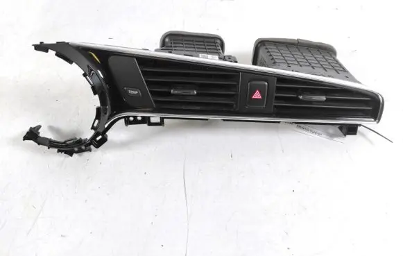 KIA Ceed Dash center air vent grill 97410-A2200