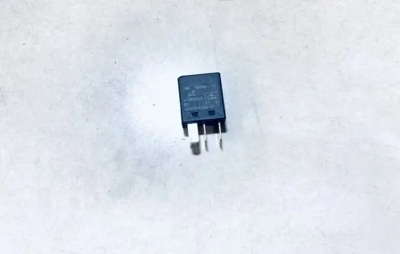 Mitsubishi Colt Other relay mb953382 050332a