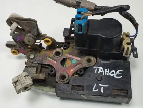 Chevrolet Tahoe Rear door lock 16637779
