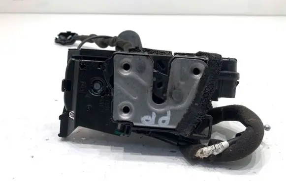 Renault Clio IV Front door lock 805024563R