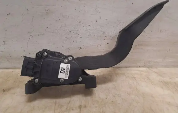 KIA Cerato Accelerator throttle pedal 327002F200