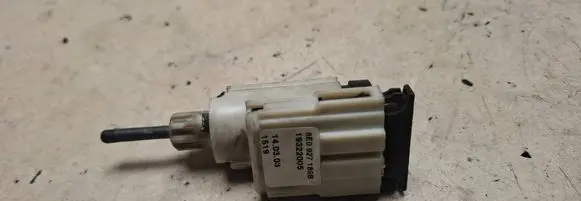 Audi A4 S4 B6 8E 8H Brake pedal sensor switch 8E0927189B 1519 19322005