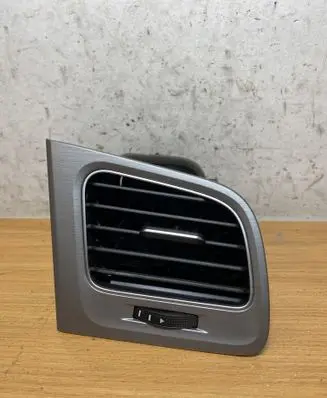 Volkswagen Golf VII Dashboard air vent grill cover trim 5G2819704 C1882