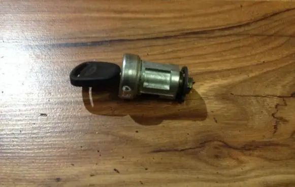Ford Mondeo MK II Ignition lock d07ka