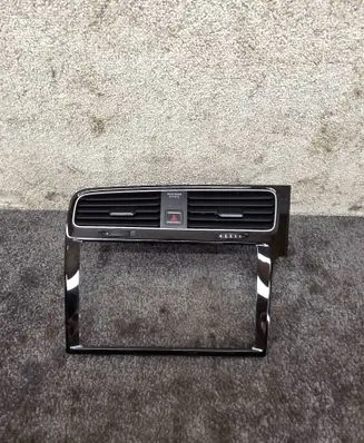 Volkswagen Golf VII Radio/GPS head unit trim 5G2819743F 5G2815636D 5G2819728