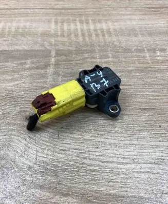 Audi A3 S3 8P Airbag deployment crash/impact sensor 8P0955557
