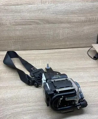 Mercedes-Benz C W204 Front seatbelt 616774500 621933200E A2048501780