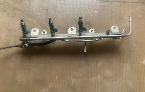 Suzuki Grand Vitara II Fuel injector 004063124 6KNGX
