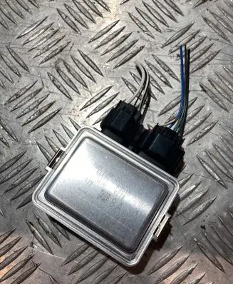 Toyota Yaris XP210 Fuel pump relay 89571-K0010