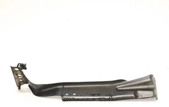 Audi A4 S4 B8 8K Fender mounting bracket 8K0821136