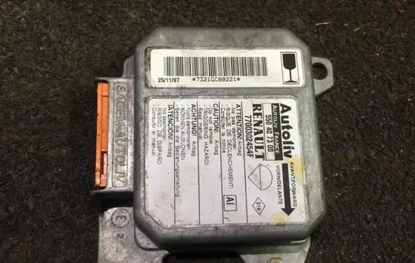 Renault Trafic I Airbag control unit/module 7700302454f 550407300