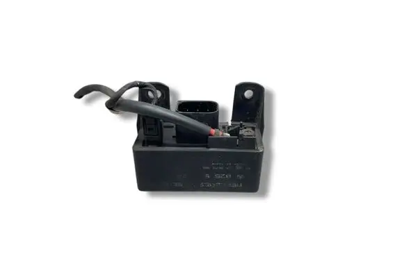Mercedes-Benz Sprinter W901 W902 W903 W904 Glow plug pre-heat relay 0255 099075000
