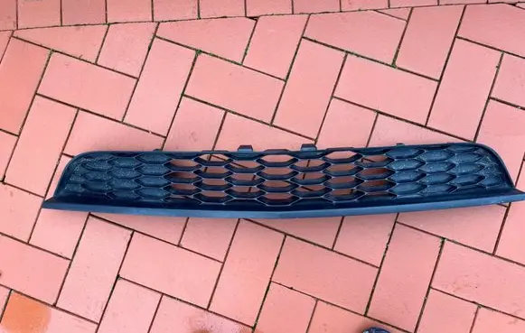 Front bumper lower grill