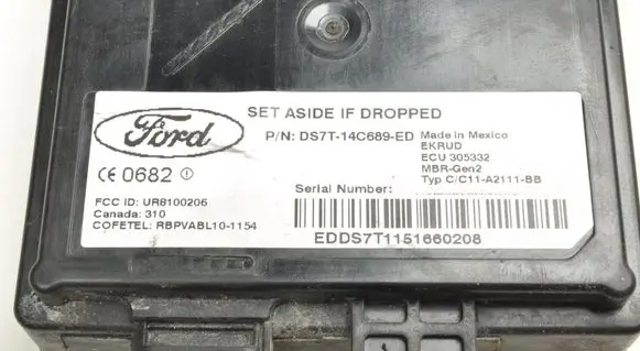 Ford Fusion II Distronic sensor radar DS7T14C689ED