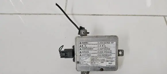 Suzuki Grand Vitara II Headlight ballast module Xenon W3T15971 5827