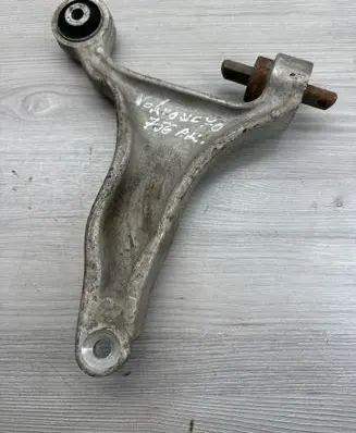 Volvo XC70 Front lower control arm/wishbone