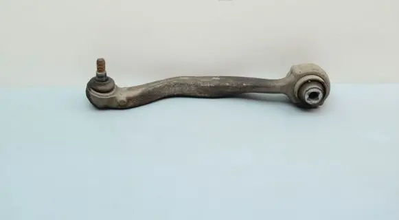 Mercedes-Benz C W204 Front lower control arm/wishbone A20445