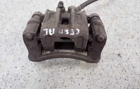 Hyundai i30 Front brake caliper 