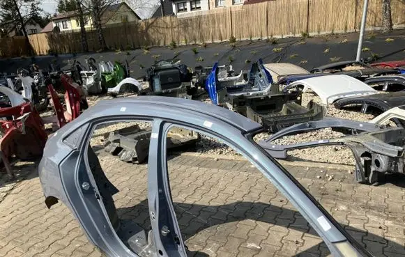 Honda Civic X Front bodywork piece DG16579