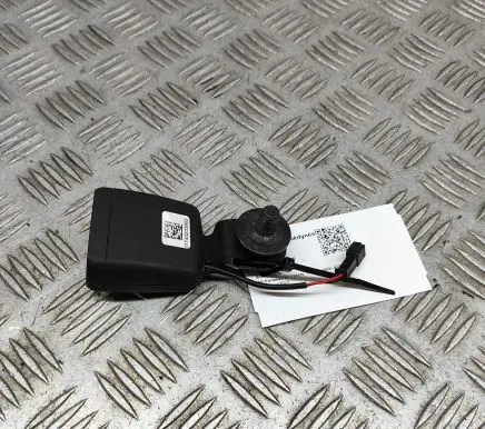 BMW 4 G22 G23 G24 G26 Rear seatbelt buckle 7442039