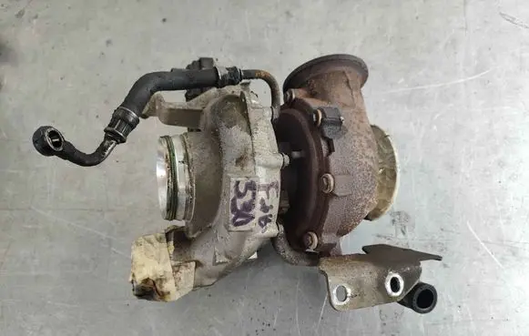 BMW 5 F10 F11 Turbo 11658507662 11658507613