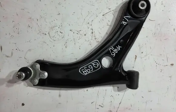 Toyota Yaris XP210 Front control arm Q699