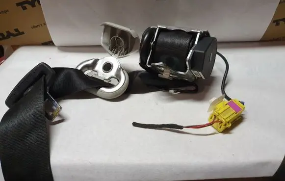 Volkswagen Fox Front seatbelt 546075600B