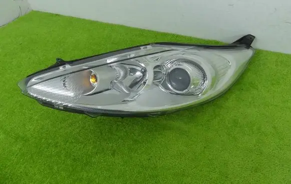 Ford Fiesta Headlight/headlamp 8A61-13W030-CE