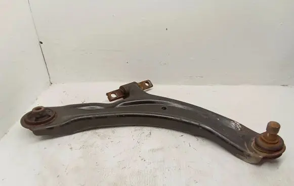 Nissan Qashqai+2 Front lower control arm/wishbone 