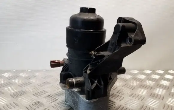 Skoda Octavia Mk3 (5E) Oil filter mounting bracket 03N117021