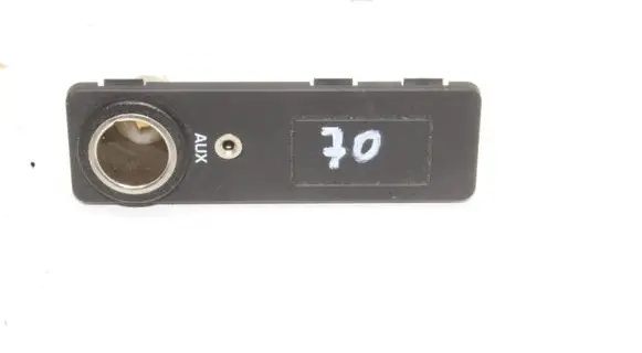 Jaguar XF X250 AUX in-socket connector 8X2319C166BA