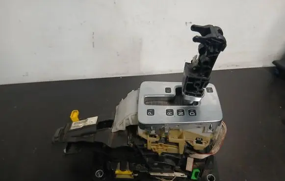 Volvo S80 Gear shifter/selector 30783398 20061005093634