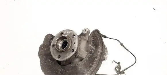 Front wheel hub