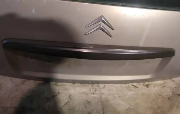 Citroen C3 Trunk door license plate light bar 