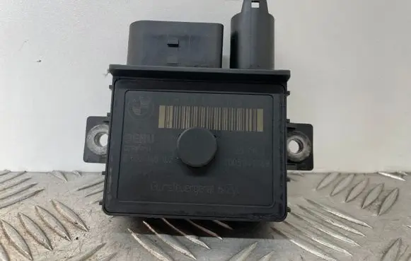 BMW 5 F10 F11 Glow plug pre-heat relay 7800156